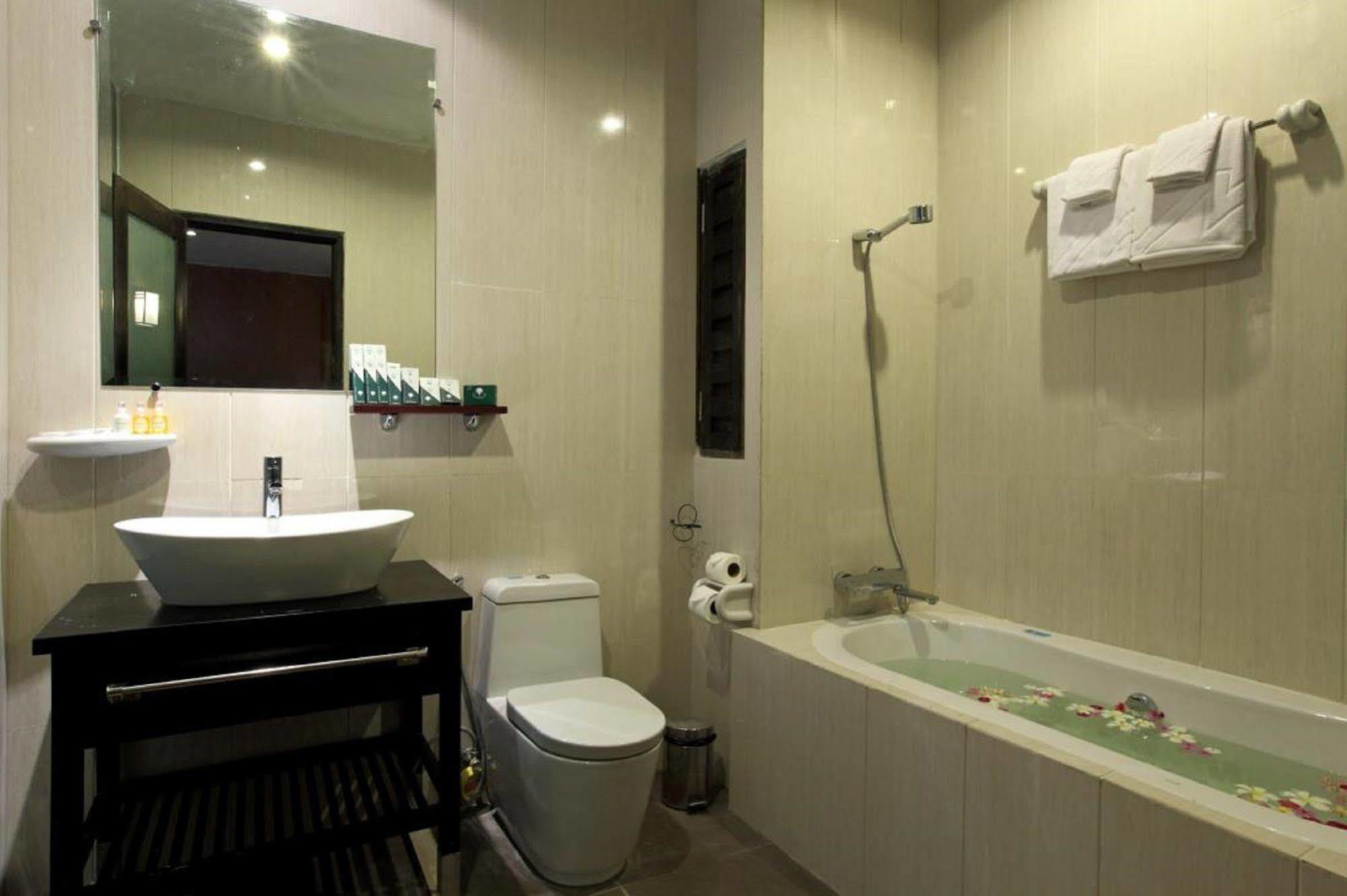 Hotel Max Nay Pyi Taw Naypyidaw Екстериор снимка