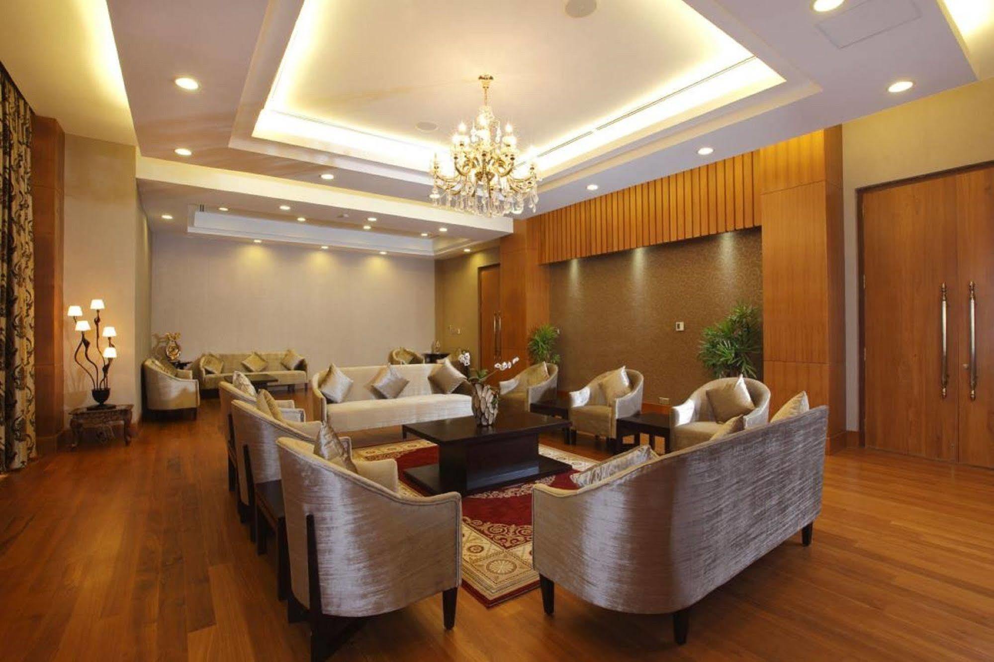 Hotel Max Nay Pyi Taw Naypyidaw Екстериор снимка